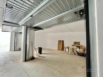 Zona Santa Lucia - Garage