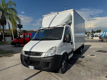 Iveco daily 35c13 cassone in alluminio 010