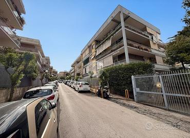 3 LOCALI A NAPOLI