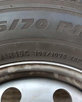 cerchi più gomme 