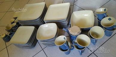 Servizio di piatti in porcellana per 12 persone