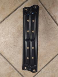 Staffa fissaggio sottosella Yamaha majesty 