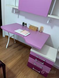 Scrivania e libreria