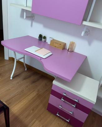 Scrivania e libreria