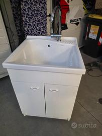 lavatoio in ceramica 
