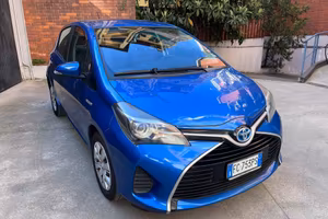TOYOTA Yaris 1.5 Hybrid 5 porte Style con bolli