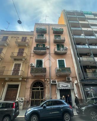 3 LOCALI A BARI