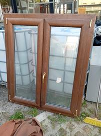 finestra a 2 ante in pvc