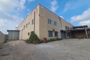 Targia:capannone di mq 570 con area circostante