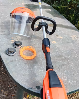 DECESPUGLIATORE/TAGLIABORDI A BATTERIA ECHO