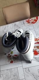 Pattini per pattinare sul ghiaccio