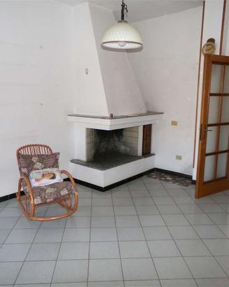 Piano rialzato composto da 2 appartamenti