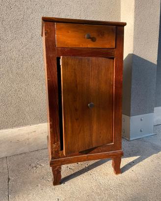 Mobiletto vintage in legno