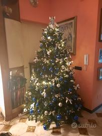 Albero di Natale di 210 cm.