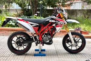 Valenti Racing 50 Super Motard + kit racing