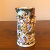 Capodimonte vaso con decorazioni