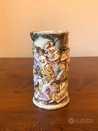 Capodimonte vaso con decorazioni