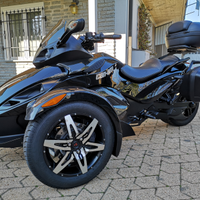 Can - am spyder rs limited edition carbon