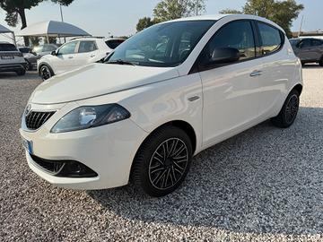 Lancia Ypsilon 1.0 FireFly 5 porte S&S Hybrid Gold
