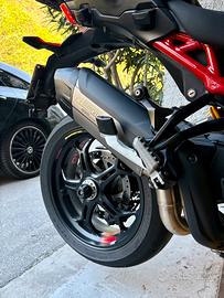 Akrapovič full Race multistrada v4 pikes peak 2025