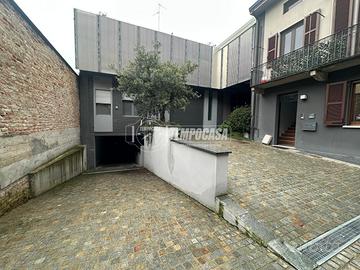 OTTIMI 5 POSTI AUTO COPERTI IN VIA PALESTRO!