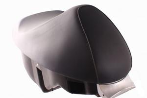Sella con vano portacasco Aprilia Leonardo 150