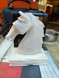 Testa di cavallo in marmo di carrara