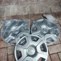 Toyota Yaris copricerchi lotto 