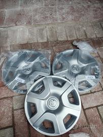 Toyota Yaris copricerchi lotto 