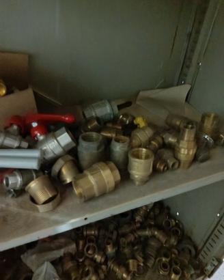 Raccordi,curve,tappi ecc totalmente in ottone il