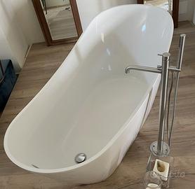 VASCA DA BAGNO DESIGN E RUBINETTO