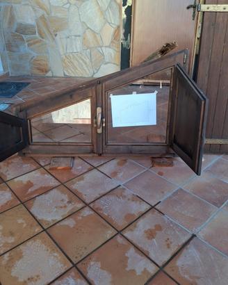 Portelloni esterni e finestre in legno
