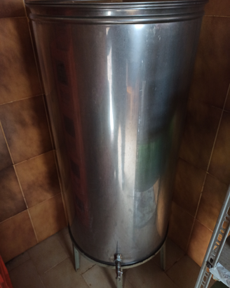 Contenitore in acciaio inox 350 l per olio