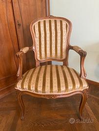 N. 2 poltrone e poggiapiedi