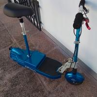 Mini scooter elettrico pieghevole