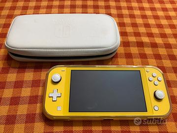 Switch lite. Cover e vetro protettivo inclusi.