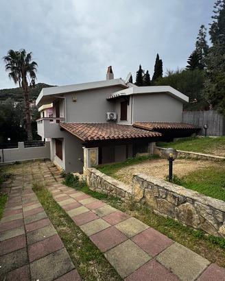 Solanas, villetta 200 metri dal mare libera subito