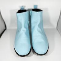 Stivaletti eleganti in pelle verniciata celeste