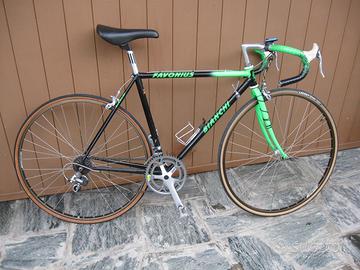 Bicicletta Corsa Bianchi Cerchi Campagnolo