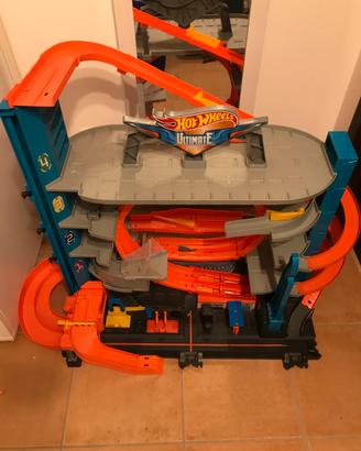 Hot Wheels Ultimate Garage con Shark Attack