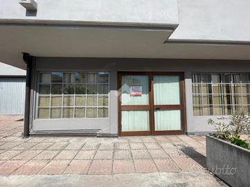 MAGAZZINO A DARFO BOARIO TERME