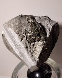 Marcasite dorata naturale su matrice