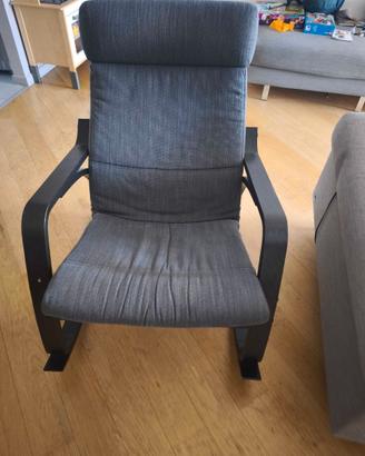POÄNG Sedia a dondolo, marrone-nero/Hillared blu s