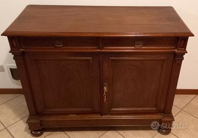 Vecchia credenza