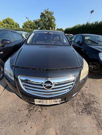 OPEL INSIGNIA DEL 2010 PER RICAMBI