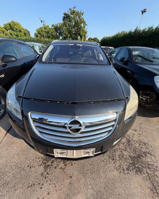 OPEL INSIGNIA DEL 2010 PER RICAMBI