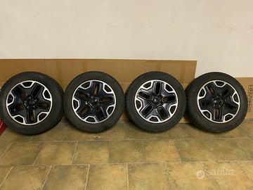 Cerchi completi di gomme invernali