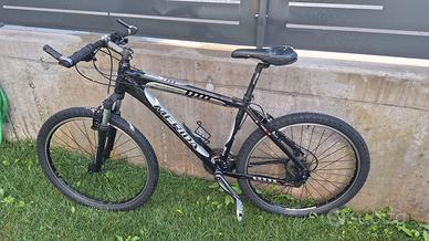 Bicicletta montain byke
