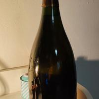 Alcune bottiglie in cantina