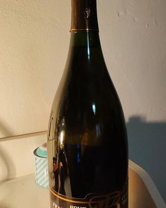 Alcune bottiglie in cantina